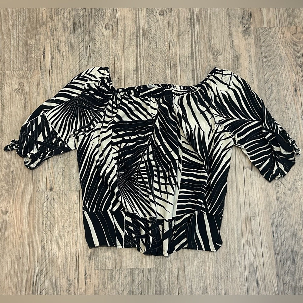 Light Weight Blouse, Black and White World Market Tropical Blouse, size S/M